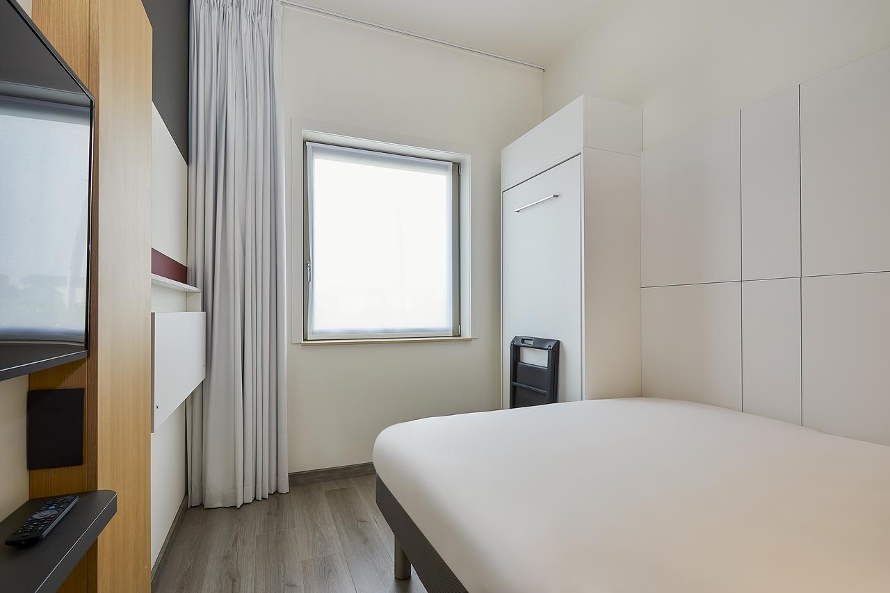 Ibis Budget Oostende Airport Middelkerke Exterior foto